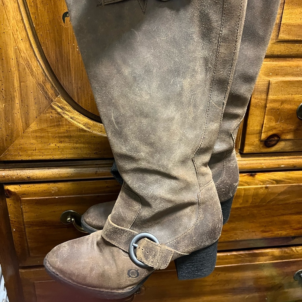 Almost new Born boots with a little heel. Only worn once. Very nice
